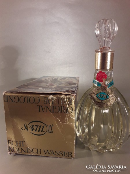 Vintage 4711 exluziv kölni reprezentatív üvegében parfüm 150 ml-es dobozában