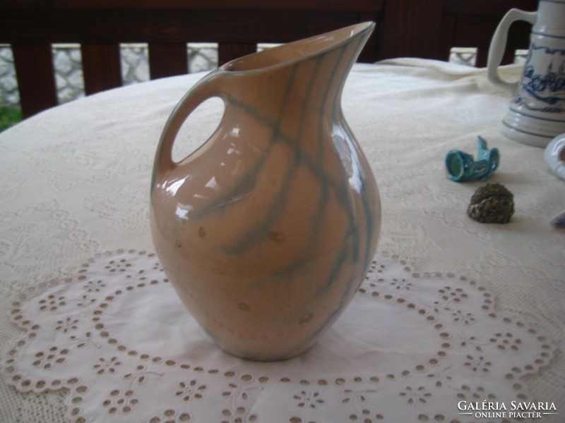 Zsolnay - Török János tervezte  váza  , színében ritka ,