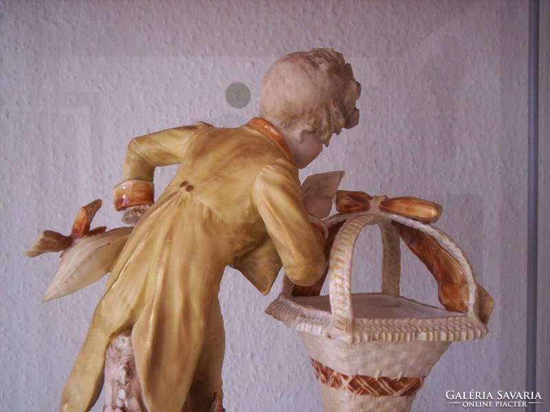 Antique Viennese figure, turn wien {p53}