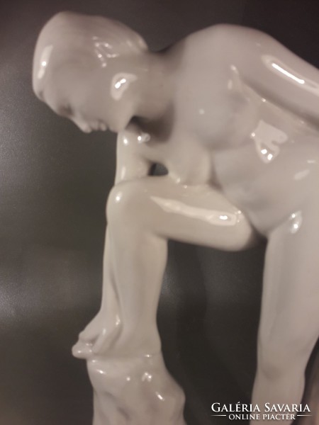 Porcelain kiss János - female nude - porcelain statue