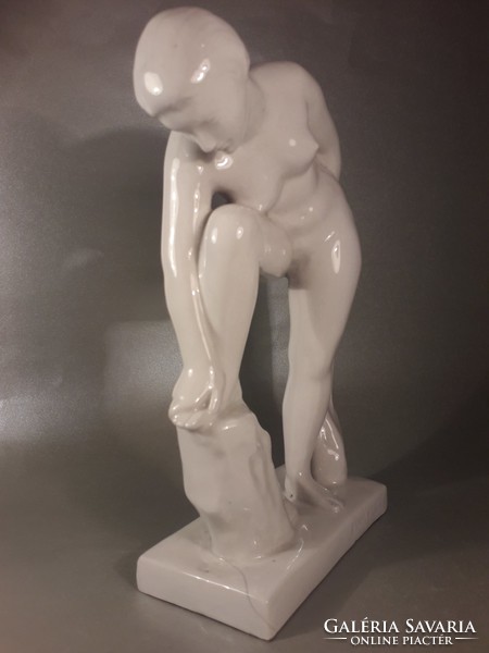 Porcelain kiss János - female nude - porcelain statue