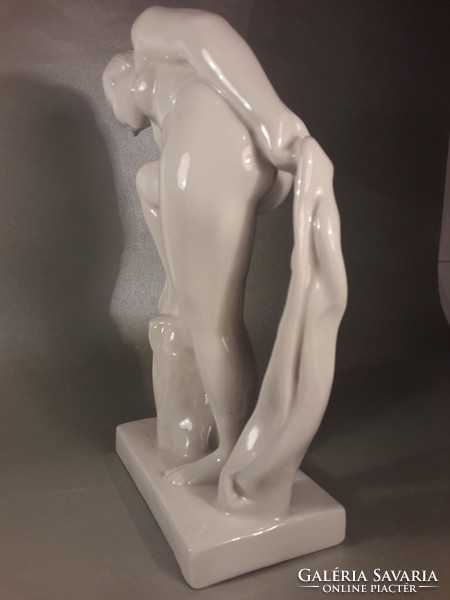 Pándi Kiss János - Női akt - porcelán szobor