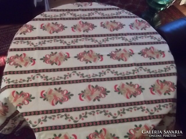 New quality Christmas tablecloth with a diameter of 140 M. Product