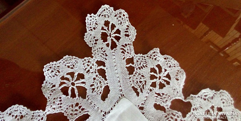 Fine linen tablecloth decorated with ribbon crochet, 27 x 27 cm