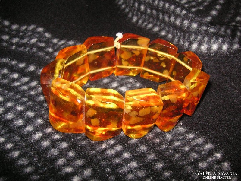 Amber bracelet, beautiful piece.