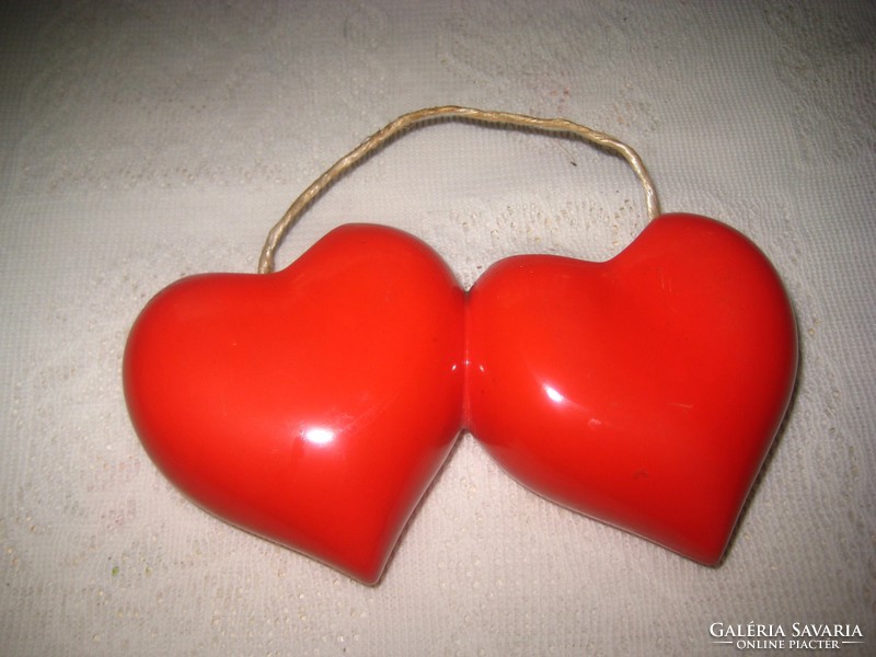 Drasche, intertwined hearts, can be hung on the wall. Rare from the fifties !!