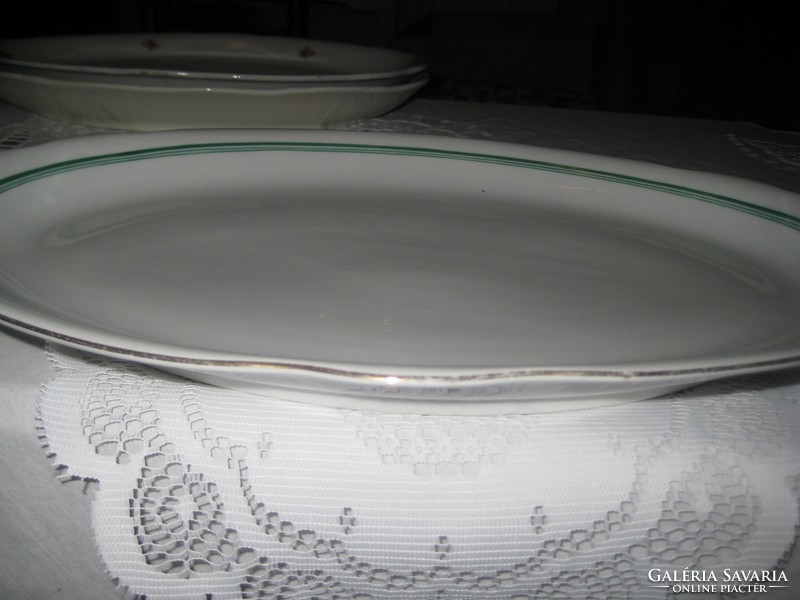 Oval tray of Zolnay, large, numbered shielded green stripes 38.5, x 28 cm.6.