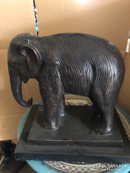 Bronz elefánt