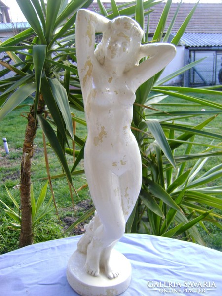 Hatalmasnak mondható 55 cm  gyönyörűen kidolgozott női akt Melacco jelzésel mester gipsz