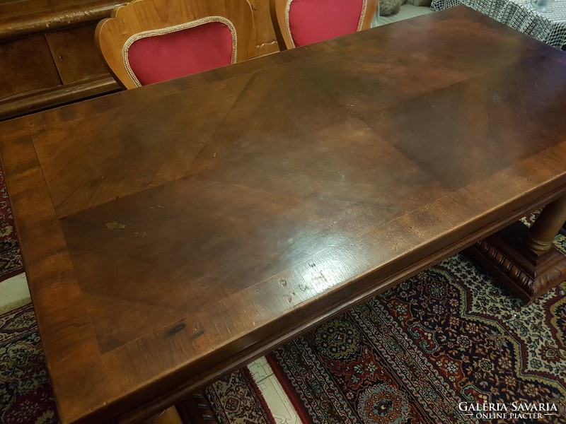 Nagyméretű oszlopos elegáns régi íróasztal