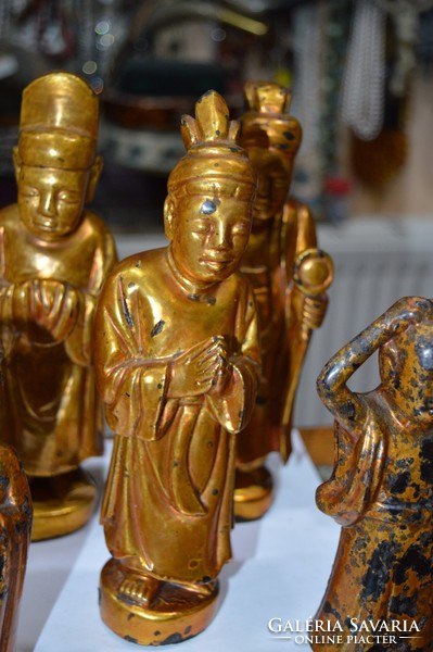 6 darab keleti aranyozott fa figura