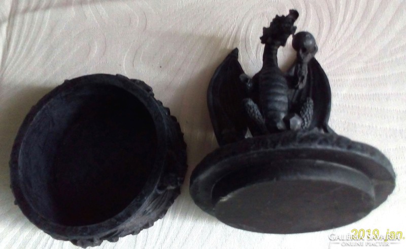 Black dragon jewelry box