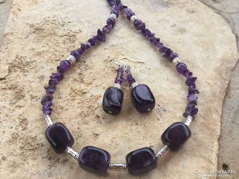 Extravagant purple amethyst string and earrings
