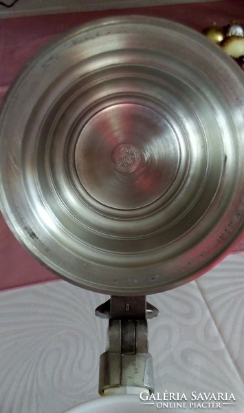 BMF porcelán sörös kupa, ón fedéllel harci jelenettel, 22 cm magas