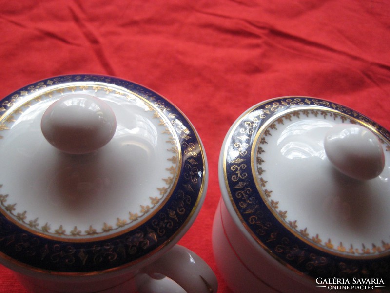 Zsolnay , fedeles  csészék  6,5 x 6,5  cm