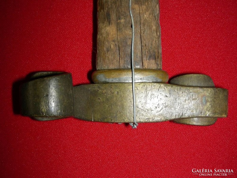 Medieval sword grip