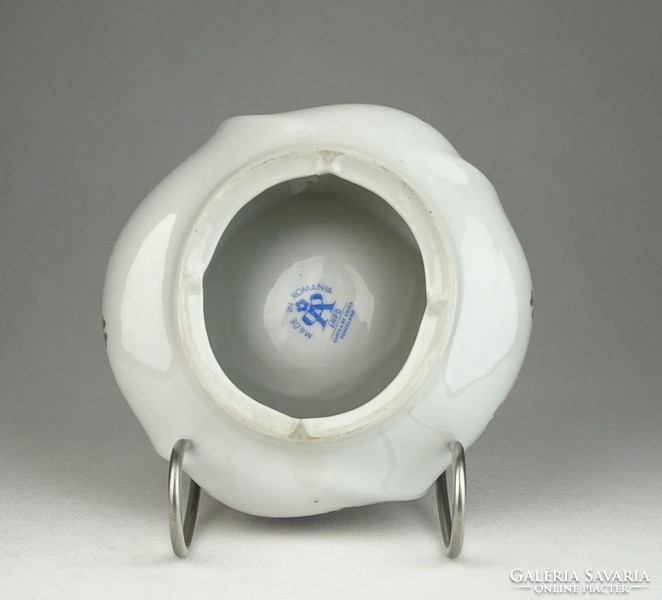 0U878 Jelzett aranyozott porcelán hamutál