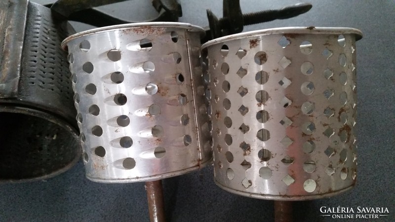 Salgótarján walnut grinder with 2 additional grinder heads for sale!