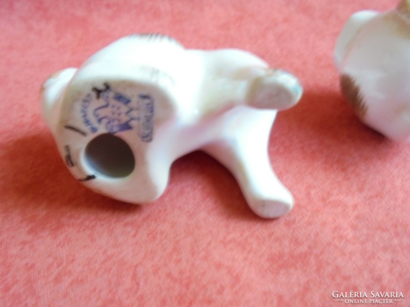 Aquincumi porcelán bólogatós kutya figura