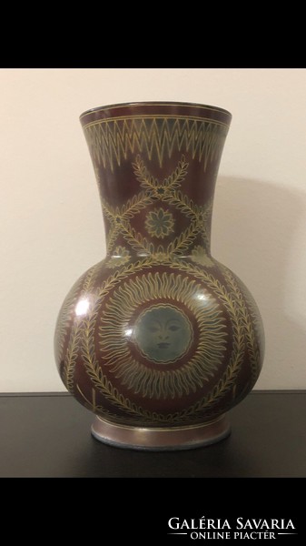 Zsolnay circle stamp vase from 1900.