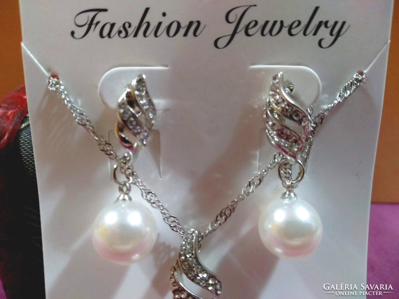 White tekla pearl necklace and earring set with crystals