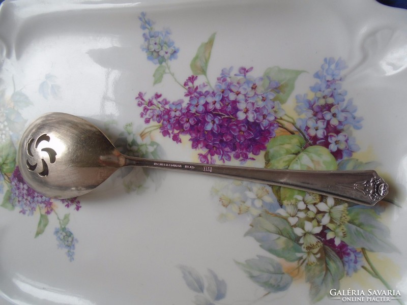 Silver plated huge garnished spoon holmes & edwards 1949.