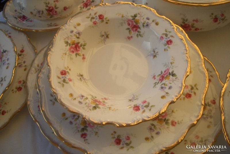 English royal albert english porcelain 24 carat color gold 6 eyes.Dinnerware + soup cups + tea / cookie