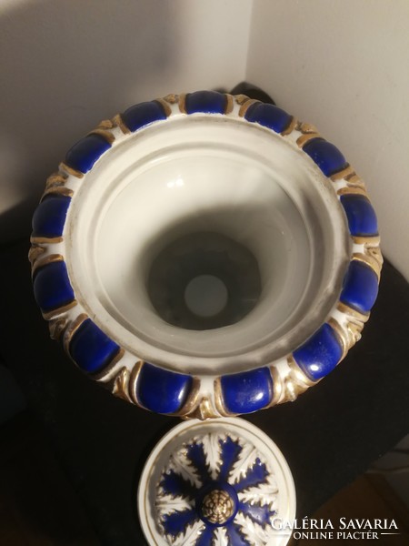 Porcelán fedeles urna, Volkstedt