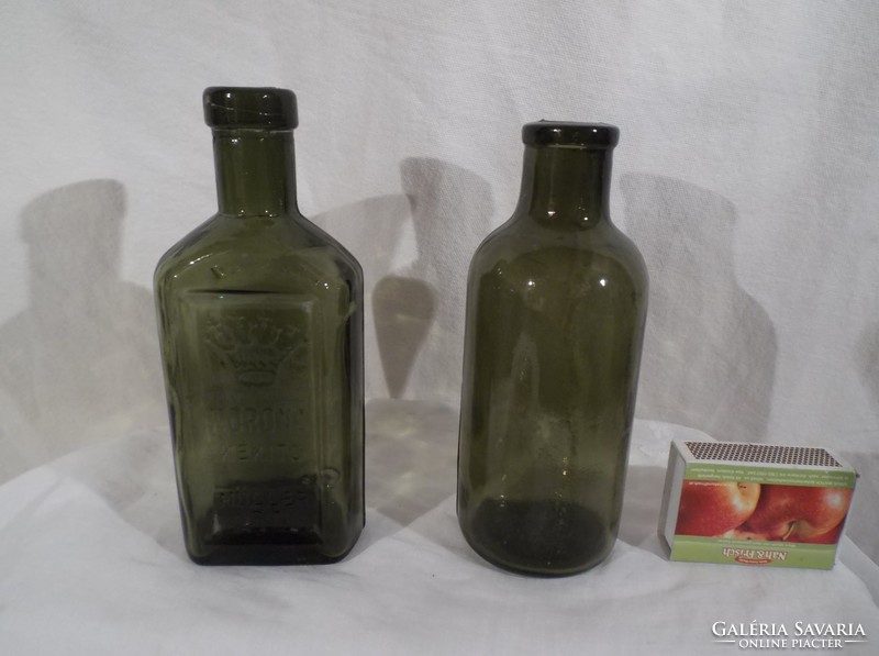 Palck - 3 pcs - old - bluing - 1 embossed - glass - 1 plain - 1 small lozenge bottle