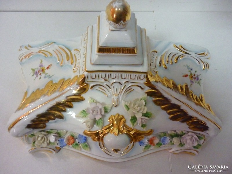 Neundorf porcelain wall decoration holder