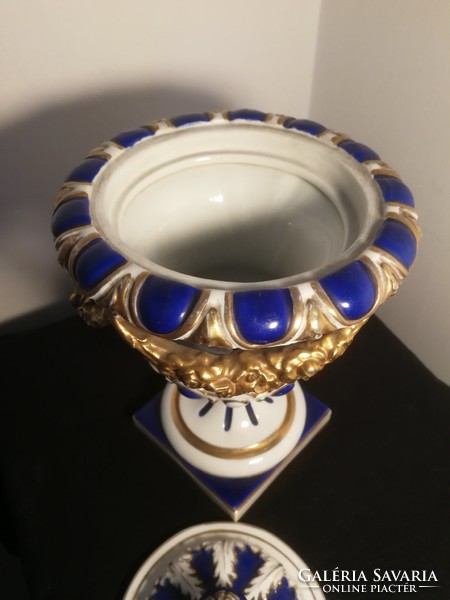 Porcelán fedeles urna, Volkstedt