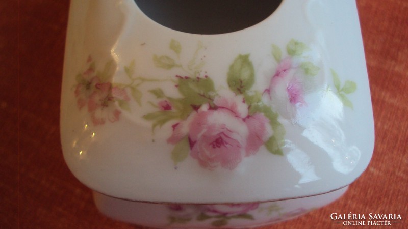 Gyönyörű rózsás, (MZ Altrohlau, jellegzetes -pink roses-) KÍNÁLÓ edényke,adagoló porcelán kanállal.