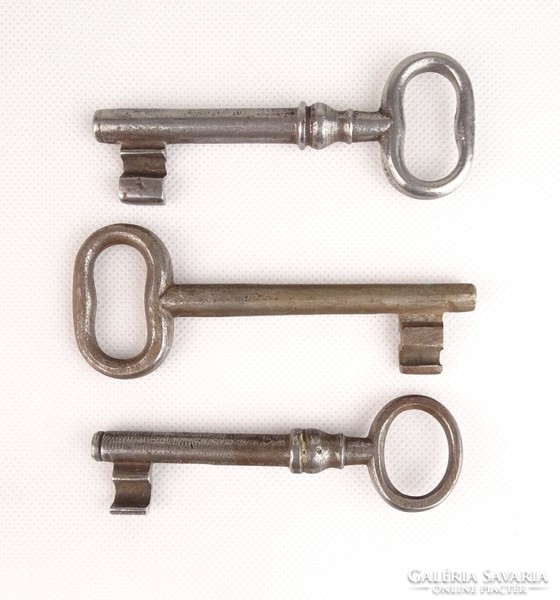 0V361 Antik kulcs csomag 3 darab