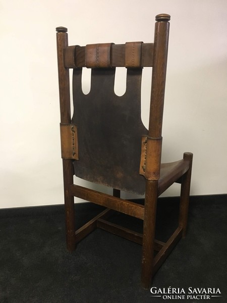 Egyedi tervezésű  szék