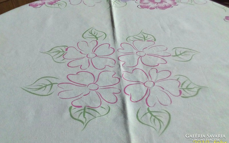 Linen tablecloth with floral pattern, 120 x 100 cm
