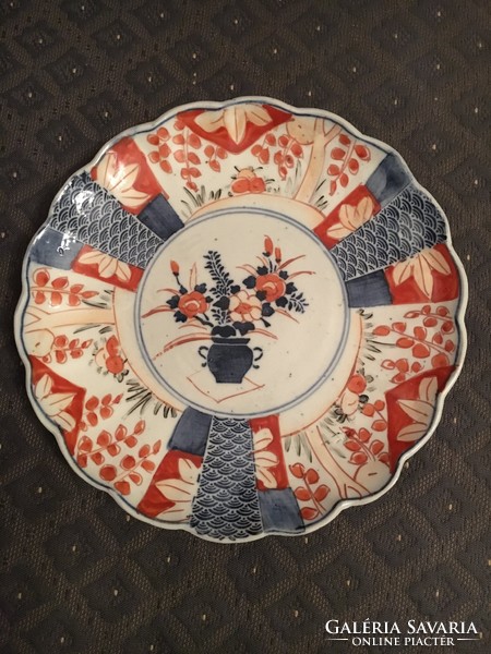 Japanese imari plate, Meiji era (1868-1913)