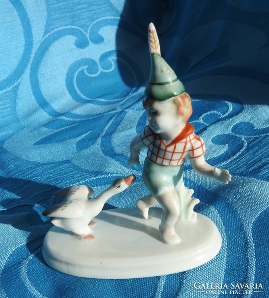 Metzler-ortloff porcelain figure: boy chased by a goose (village scene)