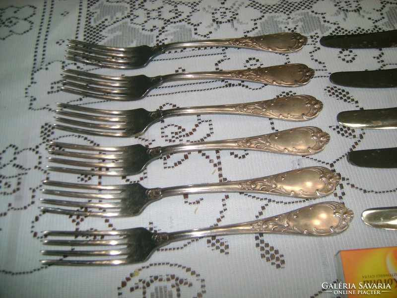 Antik evőeszközök - hat darab villa, öt darab kés