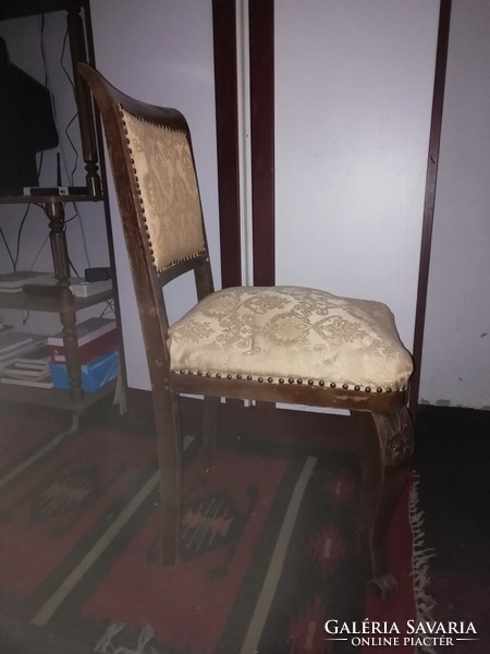 Kettő támlás szék
