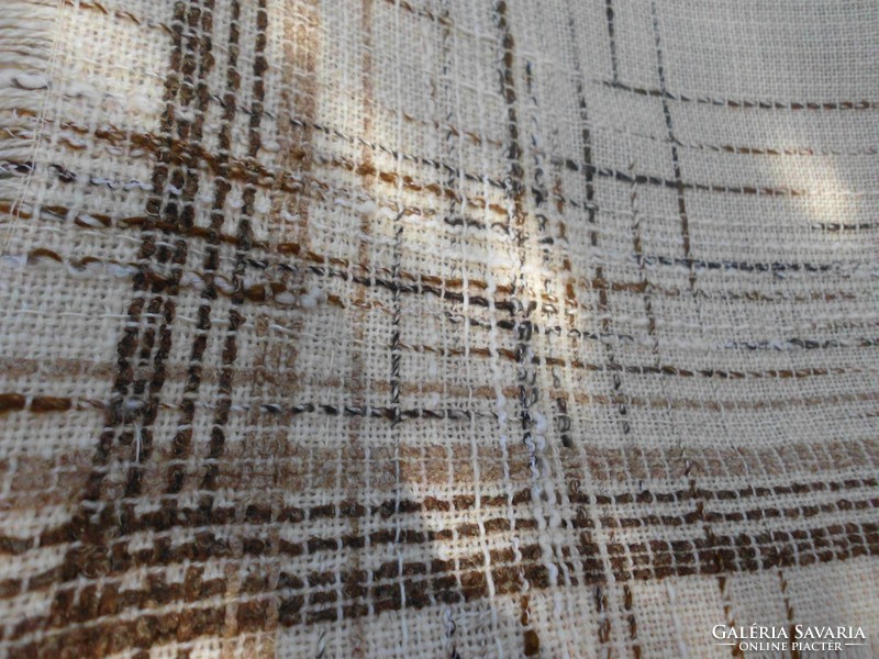 Thicker cotton woven tablecloth. 102X98cm.
