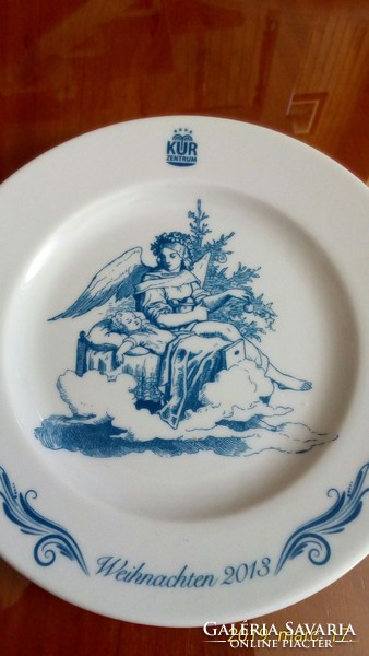 Porcelain commemorative plate