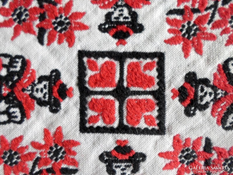 Old folk needlework embroidery