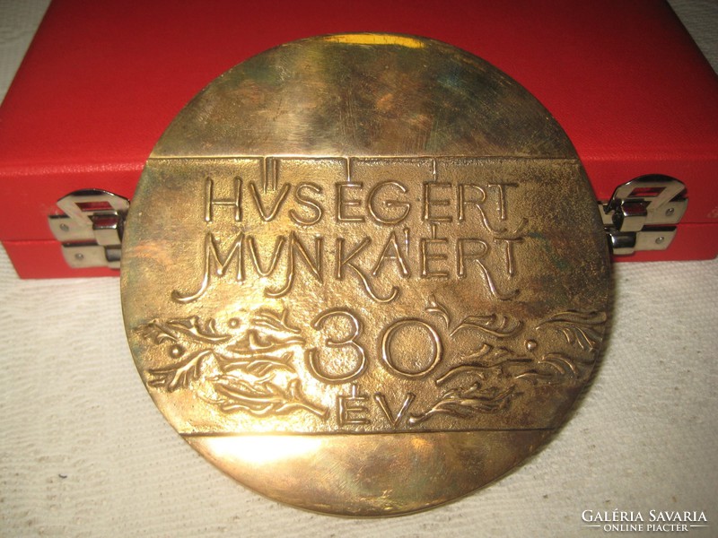 30 éves Hűségért Munkáért  Bronz plakett  10,6 cm, doboz 19 x 19 cm