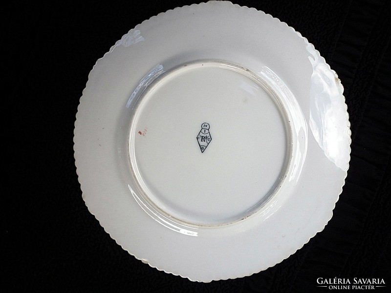 Museum decorative plate from 1870 with diamond marking