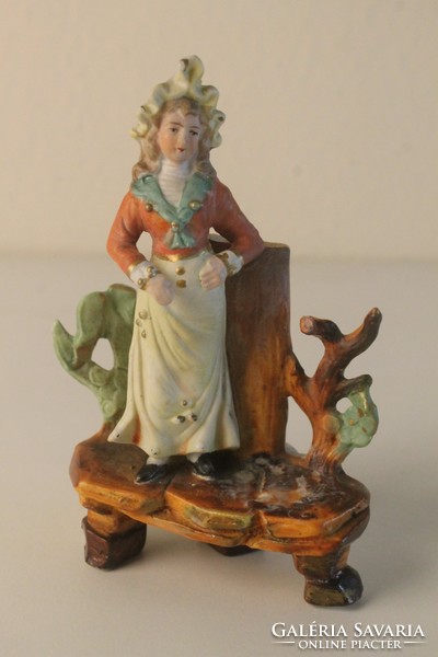 Bisquit (biszkvit) porcelán szobor, váza fiatal lány figurával