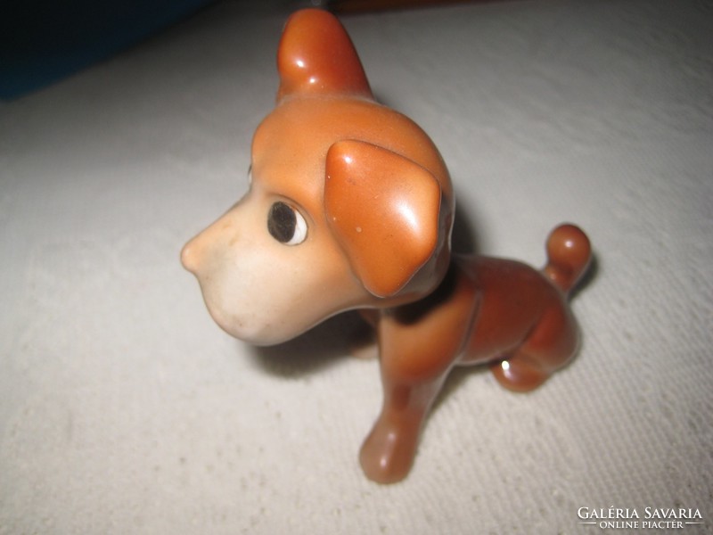 Porcelain dog, flexi, with moving head, 6.5 x 8.5 cm