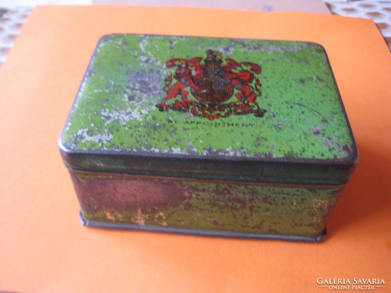 Antik fém  lemez  doboz    9 x 6,3 x 4,2  cm   kb . száz éves