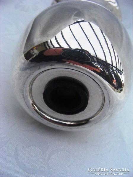 Rich, thickly silver-plated, more modern style, interesting shape, full-bodied sugar sprinkler