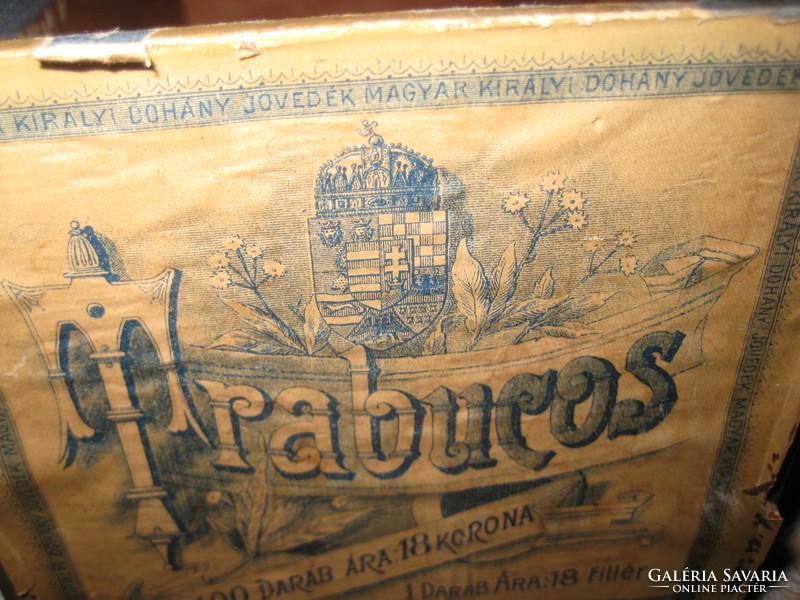 Antique Hungarian cigar box with trabucos of 100 pieces. 11 X 22 x 11 cm