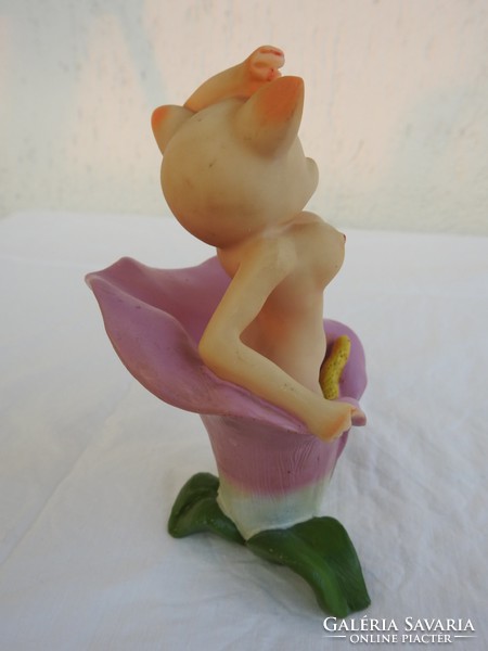 Retro girl nude - funny nude piggy statue